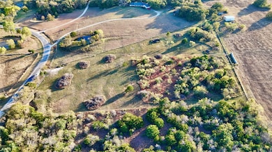 6916 Sundance Cir, Joshua, TX 76058 - photo 2