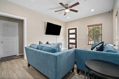 3915 Broyles St, Houston, TX 77026 - photo 6