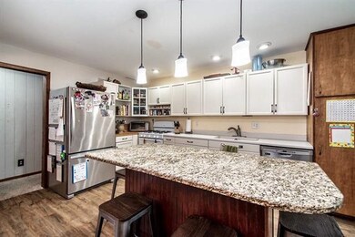 564 Echo Valley Rd, Brooklyn, WI 53521 - photo 2