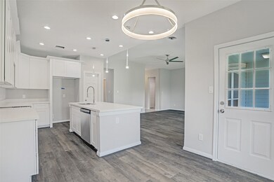 8115 James Franklin St, Houston, TX 77088 - photo 6