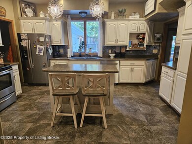 604 2nd Ave N, Hettinger, ND 58639 - photo 3