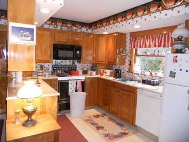 153 Hubbard Ave, Barton, VT 05822 - photo 6