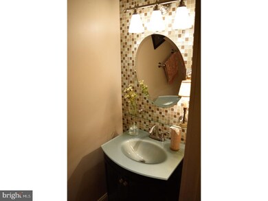 4481 Queens Ln, Zionsville, PA 18092 - photo 7