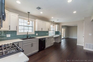 3100 Cambridge Ct, Bartlesville, OK 74006 - photo 6