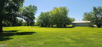 792 2nd St NW, Hillsboro, ND 58045 - photo 5