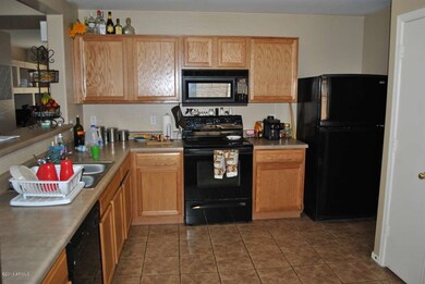 16165 W Hearn 002