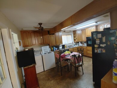 1124201130_HDR