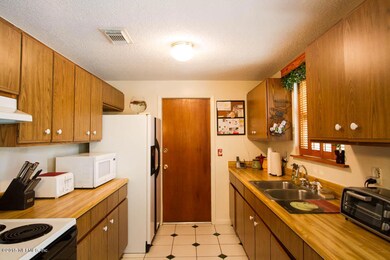 7045 Blache Ct, Jacksonville, FL 32210 - photo 3