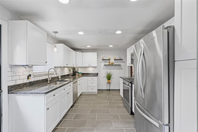 108 W Marshall Dr, Pittsburgh, PA 15215 - photo 5