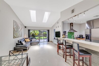 Dining/ Living Room