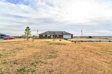 7133 NE Wolf Rd, Elgin, OK 73538 - photo 2