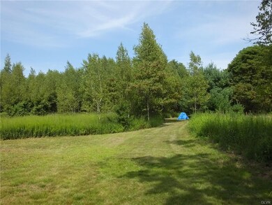 2153 Skyline Dr, Slatington, PA 18080 - photo 2