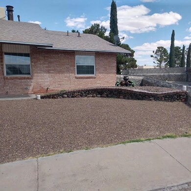 15360 Woodhill Ct, Horizon City, TX 79928 - photo 3