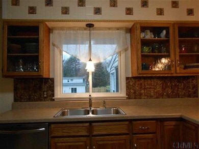 783 Pearse Rd, Schenectady, NY 12309 - photo 3