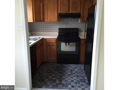 209 Pilgrim Ln, Drexel Hill, PA 19026 - photo 2