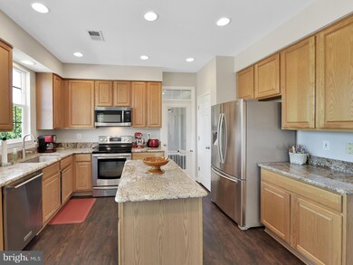 21337 Village Green Cir, Germantown, MD 20876 - photo 5