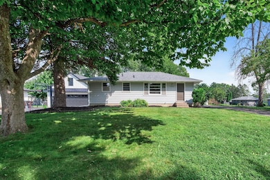 1105 Greystone Ave N, Saint Paul, MN 55128 - photo 3