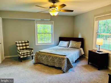 3890 Lyndhurst Dr unit 103, Fairfax, VA 22031 - photo 6