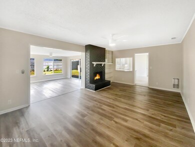 4344 Charleston Ln, Jacksonville, FL 32210 - photo 3