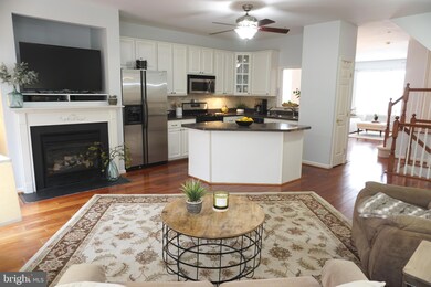 8009 Apple Valley Dr, Pasadena, MD 21122 - photo 7