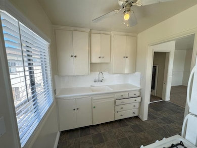 1537 Rosecrans St unit H, San Diego, CA 92106 - photo 6