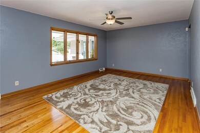 4310 42nd St, Des Moines, IA 50310 - photo 2