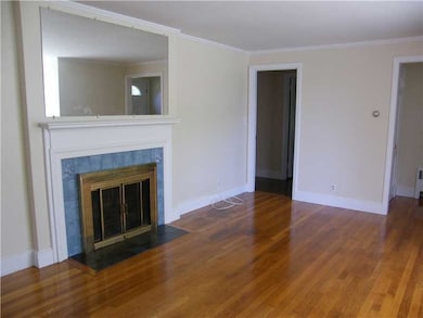 13 Griswold Ave, Bristol, RI 02809 - photo 4