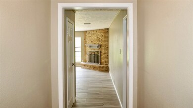 7323 Woodoak Dr, Houston, TX 77040 - photo 4