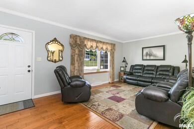 1915 W 38th Place, Davenport, IA 52806 - photo 2