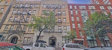 The Barrington unit 4E, New York, NY 10024 - photo 2