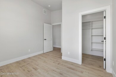 6-web-or-mls-4179-may-ella-lp