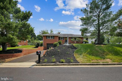3301 Longbranch Dr, Falls Church, VA 22041 - photo 2