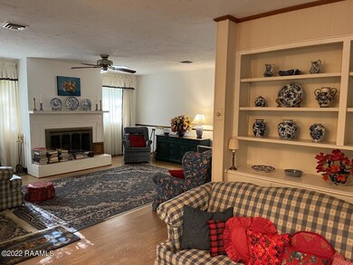 104 SAXON FAMILY ROOM