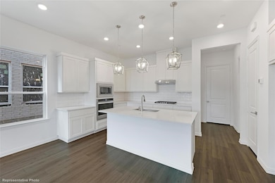 5424 Union  Kitchen 3