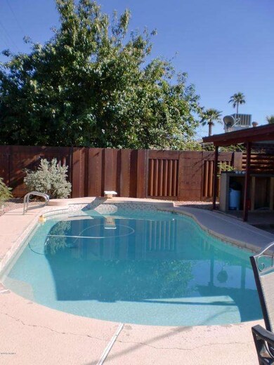 NICE DIVING POOL