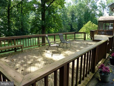 16401 Abbey Dr, Bowie, MD 20715 - photo 3