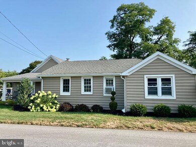 637 Overlys Grove Rd, New Holland, PA 17557 - photo 2