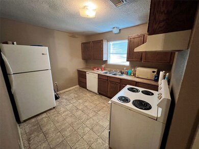 2200 Peach Ave, Bay City, TX 77414 - photo 7