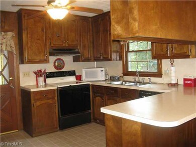 434 Westbury Dr, Asheboro, NC 27205 - photo 4