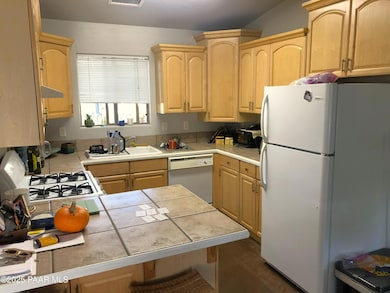 202 Robinson Dr, Prescott, AZ 86303 - photo 5