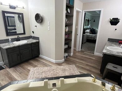 6048 SW 37th St, Topeka, KS 66614 - photo 7