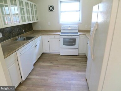 14404 Bel Pre Dr, Silver Spring, MD 20906 - photo 2