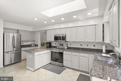 12453 Oliver Cromwell Dr, Herndon, VA 20171 - photo 4