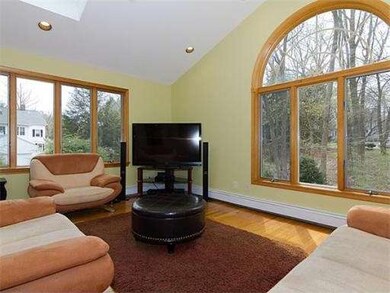 104 Clark Ln, Waltham, MA 02451 - photo 5