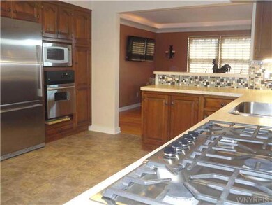 Kitchen. ALL NEW APPLIANCES INCLUDING GAS 5 BURNER