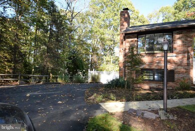 2117 Hallmark Dr, Gambrills, MD 21054 - photo 2