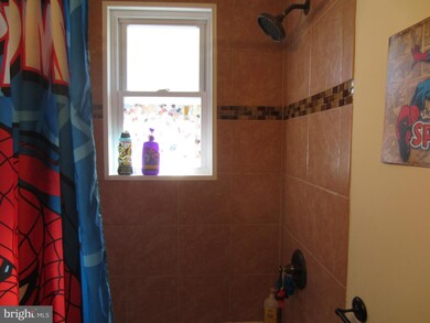 8433 Bay Dr, Pasadena, MD 21122 - photo 7