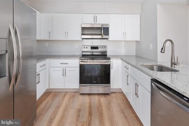 7912 Chapel Cove Dr, Laurel, MD 20707 - photo 4