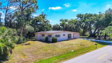 2538 Lakeshore Cir, Port Charlotte, FL 33952 - photo 3