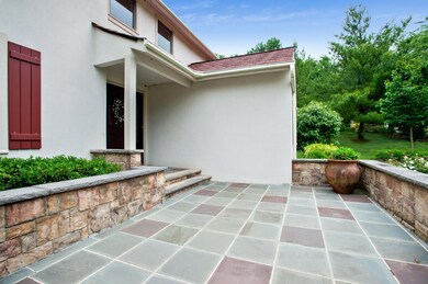 03_4WoodsEndWay_573_FrontView_HiRes